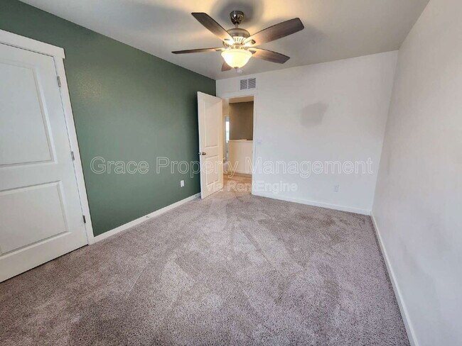 Building Photo - 508 Ledge St