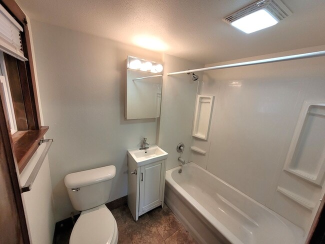 Building Photo - bry1804