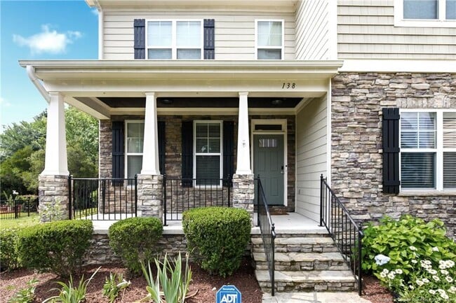 Building Photo - 138 Valley Pines Cir