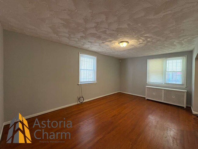 Building Photo - Conveniently Located 3 Bedroom with Privat...