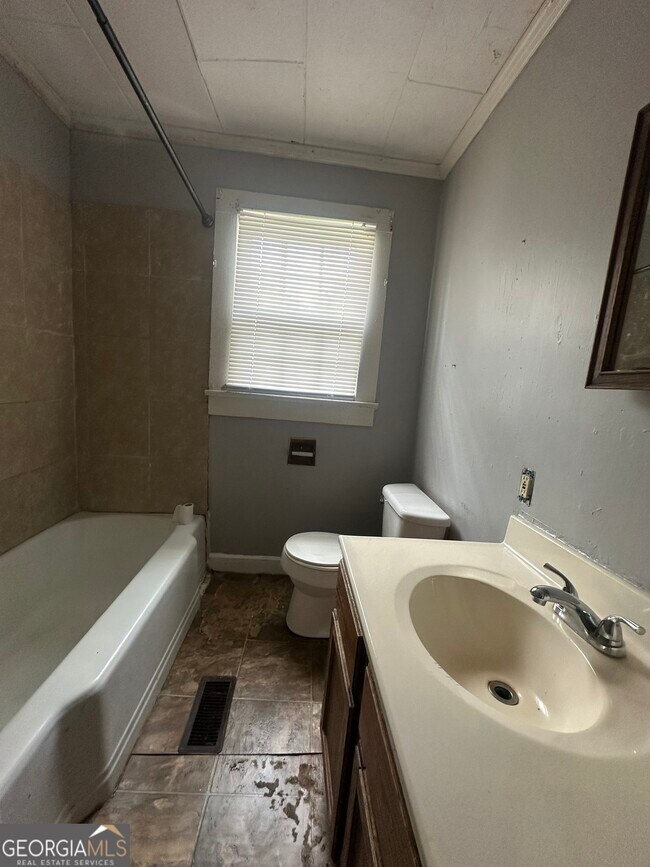 Building Photo - 4370 Mikado Ave