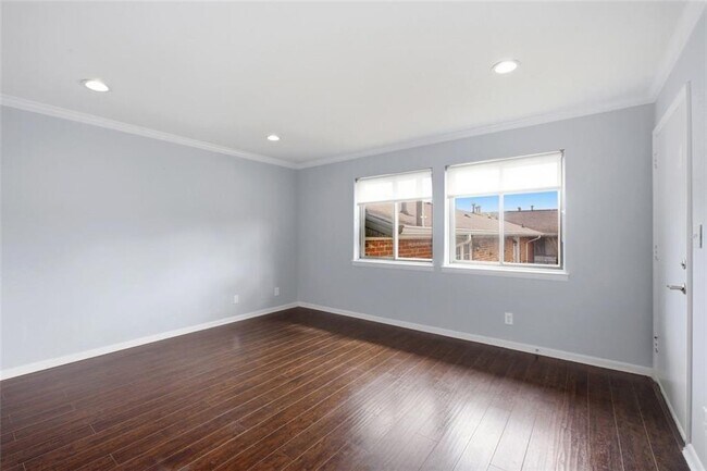 Building Photo - 4266 Roswell Rd NE