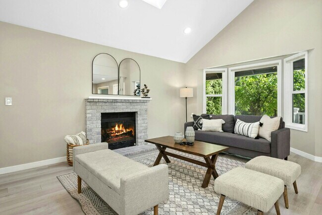 Building Photo - Private Kenmore Retreat | 4 Bed | 2 Bath | Beautifully Updated | Landscaping Included- Available ...
