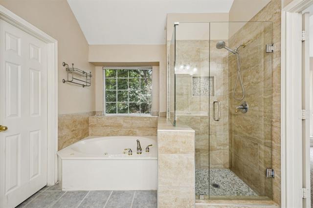 Building Photo - 1009 Spanish Oak Dr
