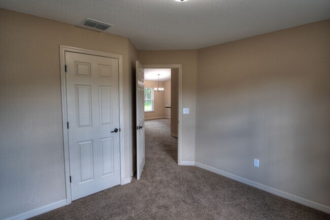 Building Photo - 4/2/2 Home for Rent. Available NOW!