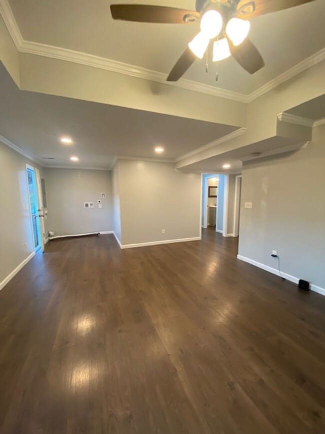 Building Photo - 1 bedroom basement rental