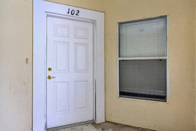 Building Photo - 209 Larkin Pl