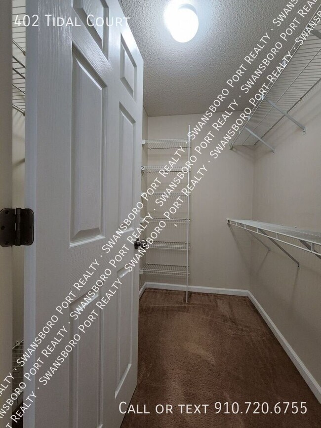 Building Photo - 402 Tidal Ct