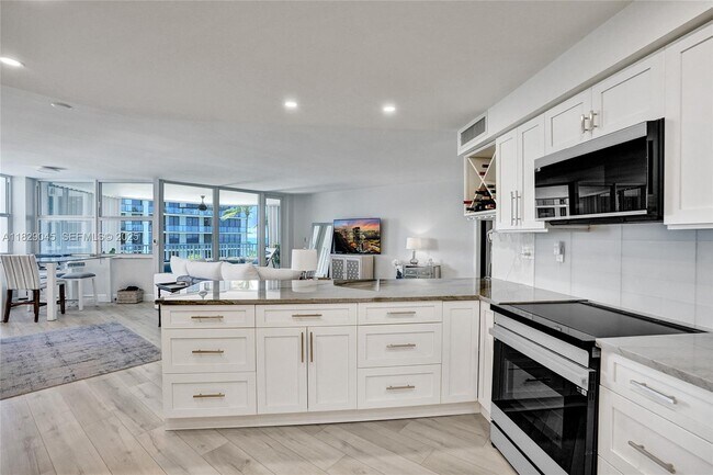 Building Photo - 1340 S Ocean Blvd