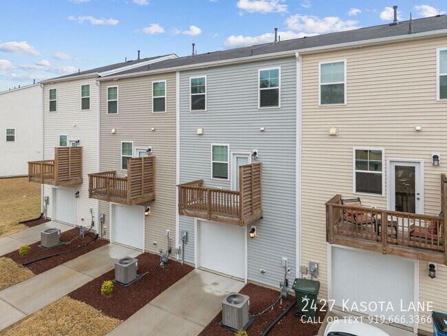 Building Photo - 2427 Kasota Ln