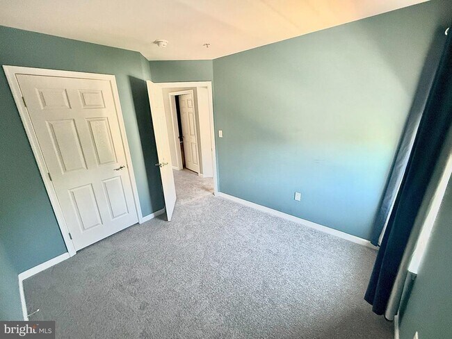 Building Photo - 9407 ASTON Vlg
