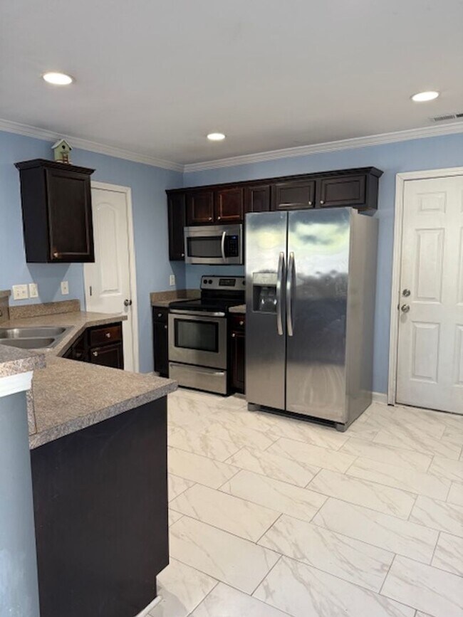 Building Photo - 3 Bedroom Home in The Landing at Folkstone...