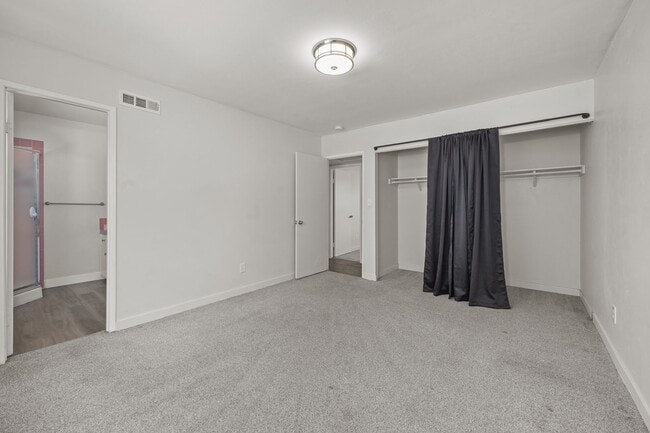 Building Photo - 5318-5320 Brockbank Pl