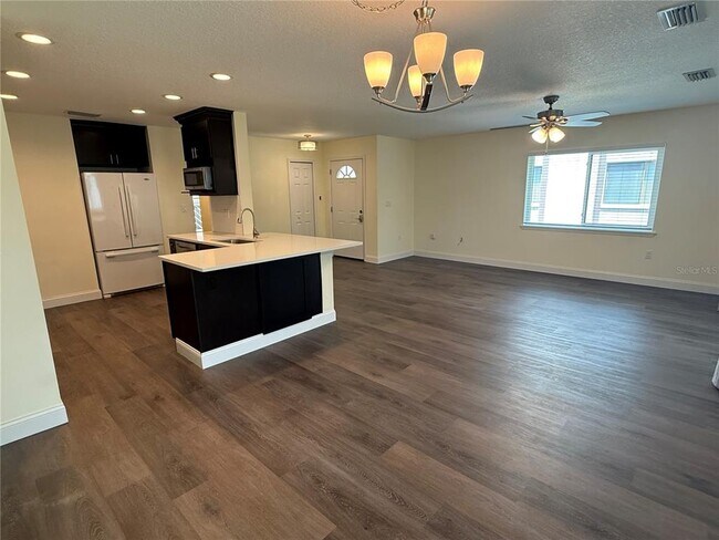 Building Photo - 514 Longfellow Ct