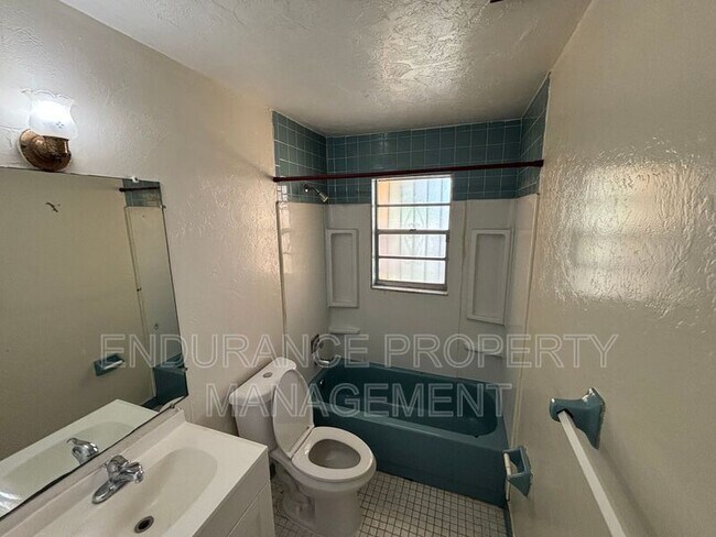 Building Photo - 1489 Silver Beach Rd