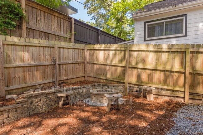 Building Photo - 505 Oakdale Rd NE