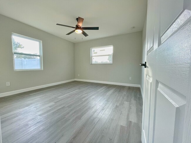 Building Photo - 2860 35th St S