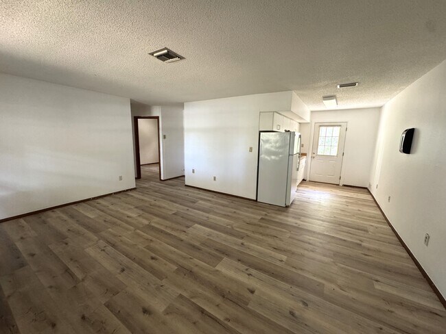 Building Photo - 6356 S Suncoast Blvd