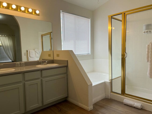 Building Photo - 8305 Aspenbrook Ave