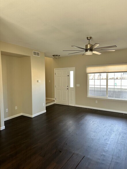 Building Photo - 19253 E Idaho Dr