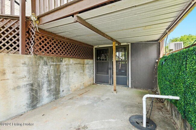 Building Photo - 250 Buck Knobs Rd