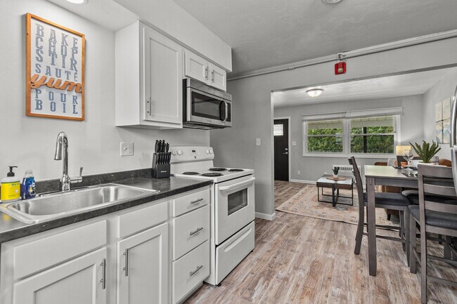 Building Photo - 2713 N Locust St