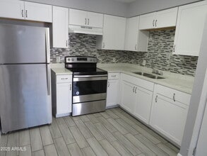 Building Photo - 2726 E Tierra Buena Ln