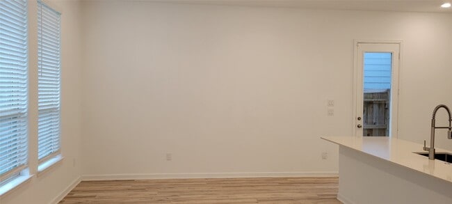 Building Photo - 566 Dry Fork Ln