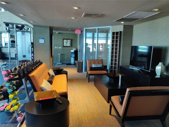 Building Photo - 3101 S Ocean Dr