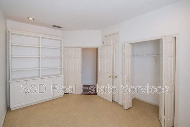 Building Photo - 447 Enclave Pl