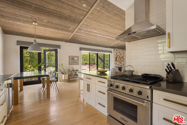 Building Photo - 2611 Range Rd