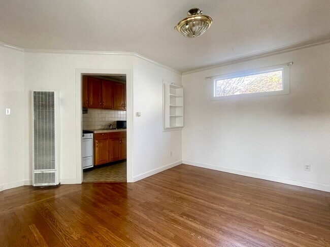 Building Photo - 71 Deming St