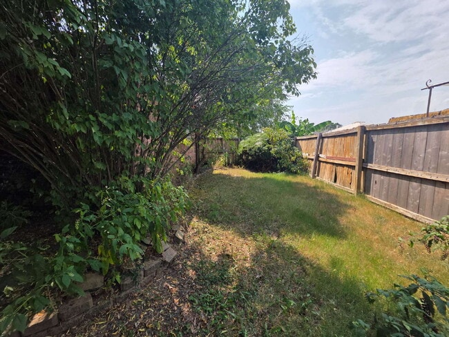 Building Photo - 302 Cross Creek Dr