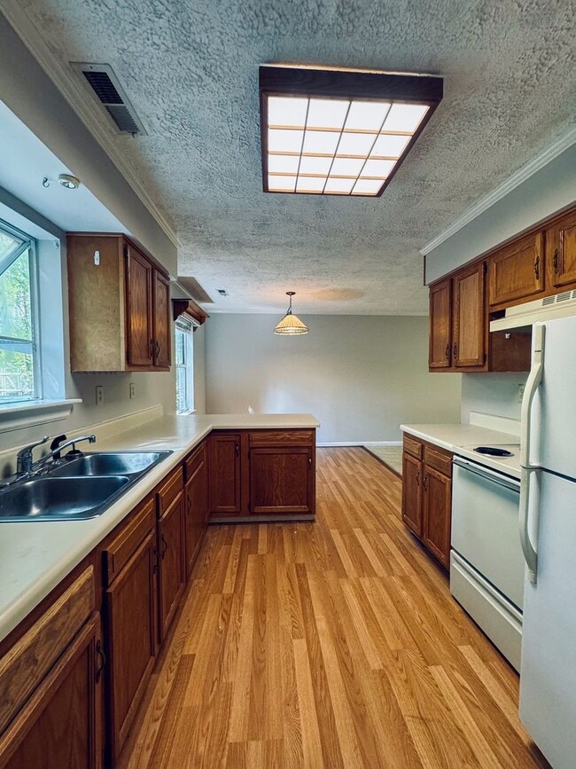Building Photo - 3Bed/2Bath Lake Monticello Rental