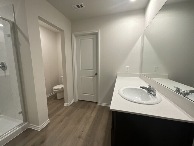 Building Photo - 490 Burnett Trail