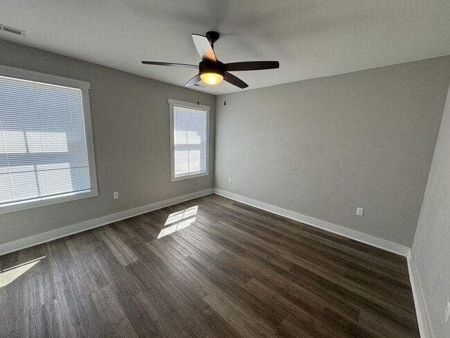 Building Photo - 1st Months Rent Free - Sunburst Villa Luxury Townhouse