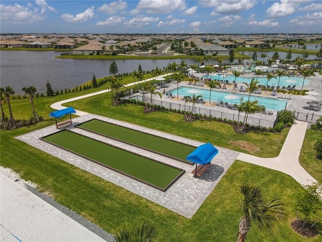 Building Photo - 15716 Barefoot Beach Dr