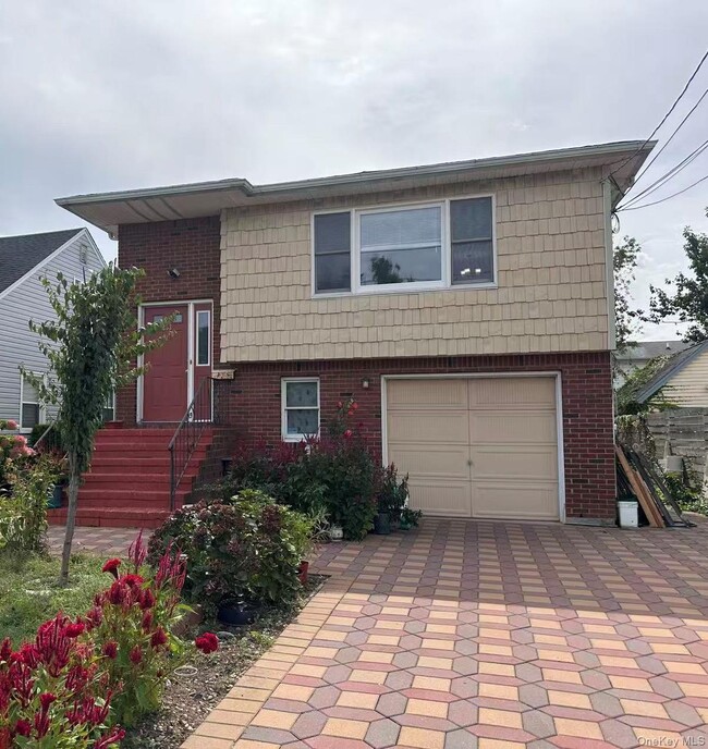 Primary Photo - 233 Grand Ave