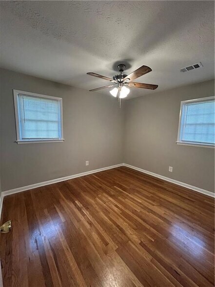 Building Photo - 261 Palms Ln SW