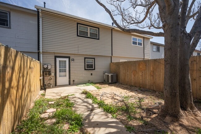 Building Photo - Townhome for Lease!