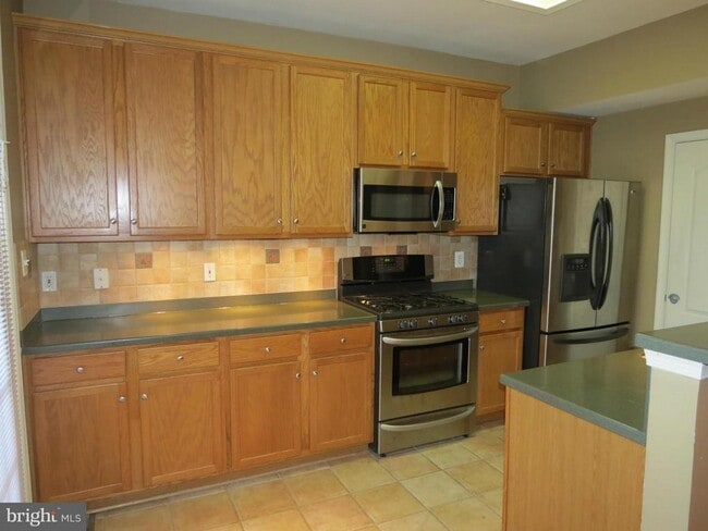 Building Photo - 2207 Kimball Pl