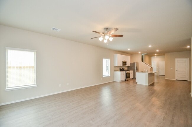 Building Photo - 25513 Blossom Ct