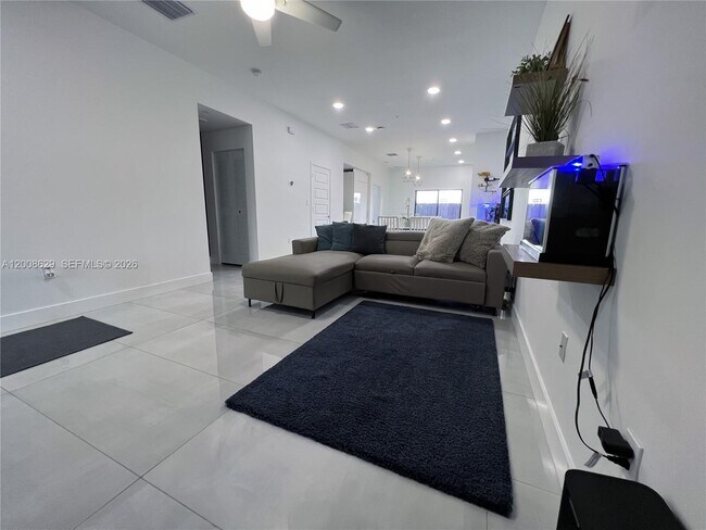 Building Photo - 7825 NW 104th Ave