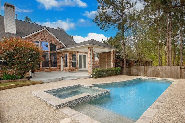 Building Photo - 83 E French Oaks Cir