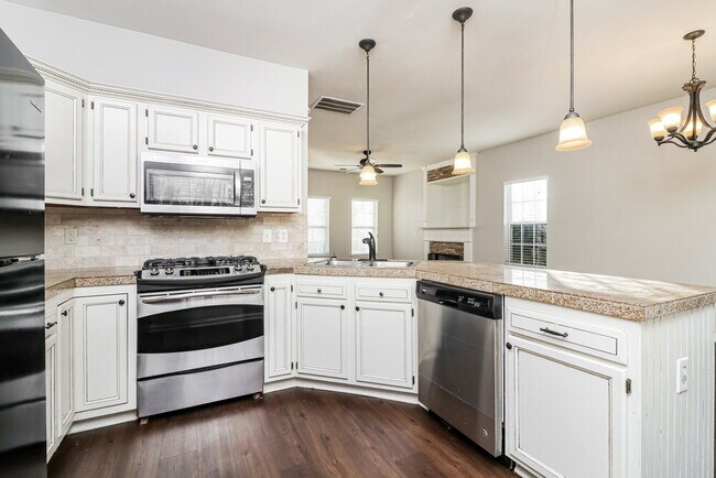 Building Photo - 228 Woodland Way