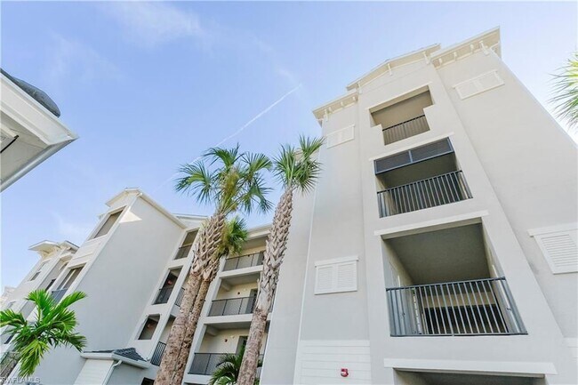 Building Photo - 15275 Green Acre Avenue Unit 338