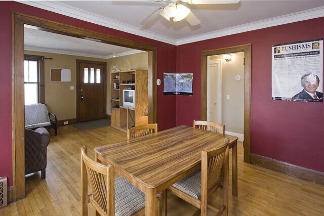 Building Photo - Charming 3-Bed Home with Hardwood Floors and 1400 Sq Ft of Comfort in Minneapolis