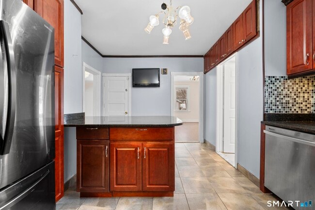 Building Photo - 242 Prospect St