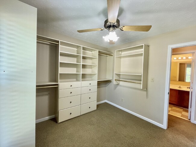 Building Photo - 4 bedroom, 3 bathroom Nest in Spring Lake