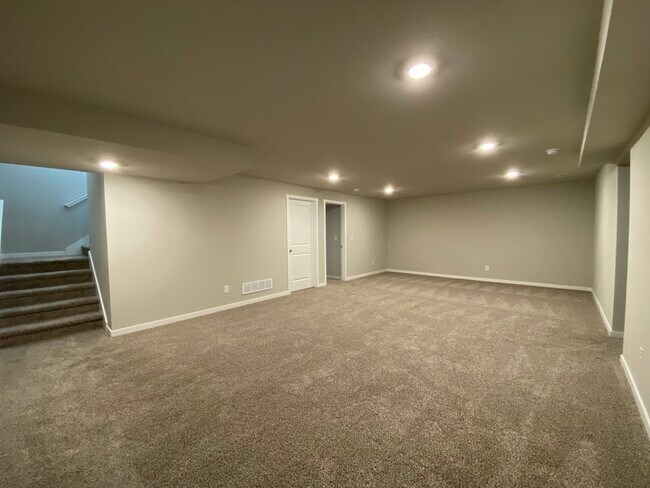 Building Photo - 3016 NW Northwood Ln